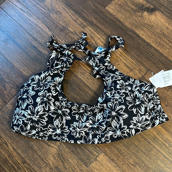 Time and Tru 2-Piece Women’s Black/White Floral Print Bikini Swimsuit Size 3X - Picture 3 of 12